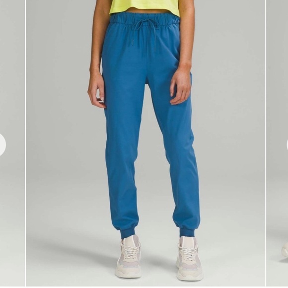 Lululemon Stretch High-Rise Jogger Full Length Soft Blue Denim Size 2 - Picture 1 of 13